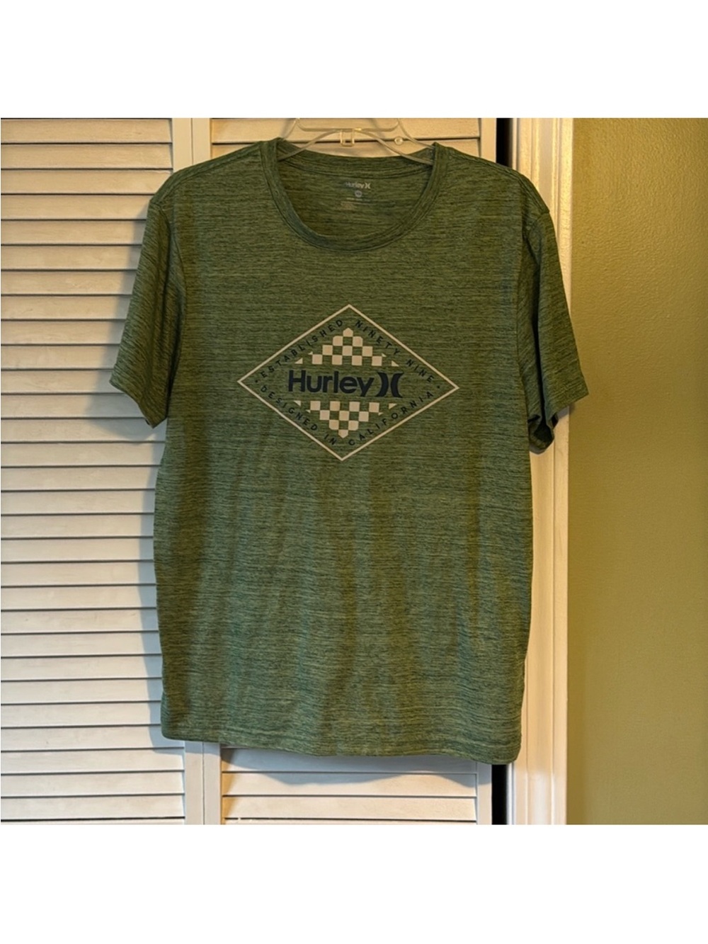 Lot of 6 Men’s Medium Hurley T-Shirts - Picture 3 of 7